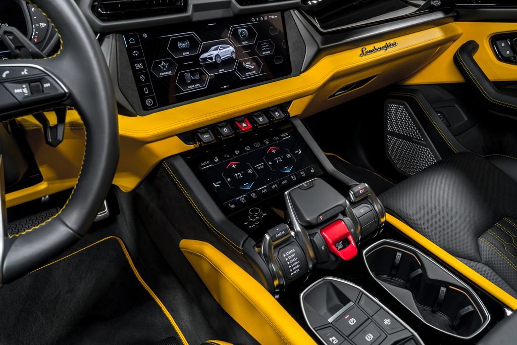 Used 2025 Lamborghini Urus S AWD/4WD image 24