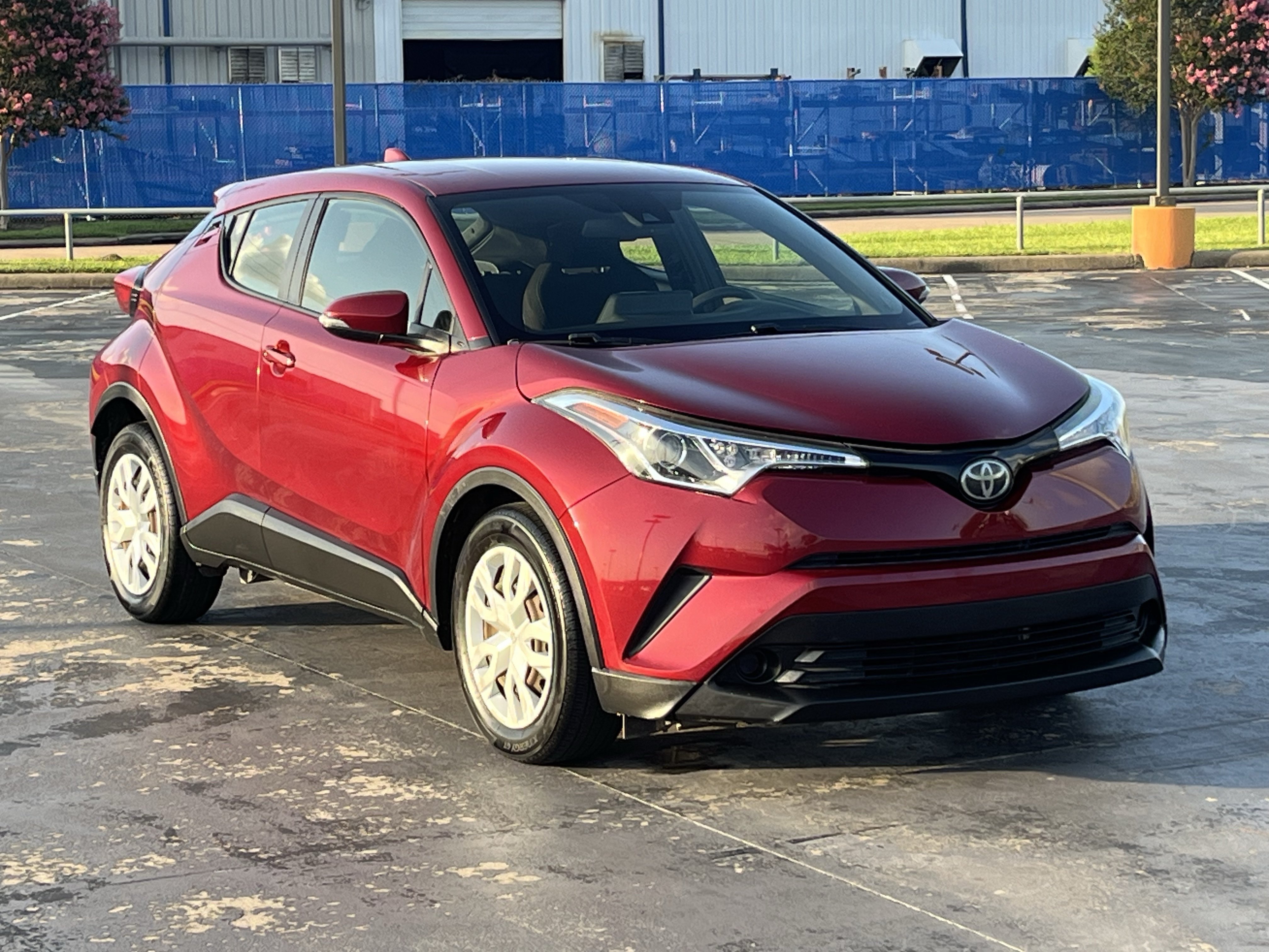 Used 2019 Toyota C-HR LE FWD image 3