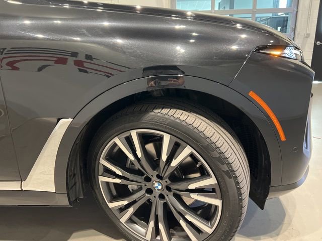 Used 2023 BMW X7 xDrive40i image 4