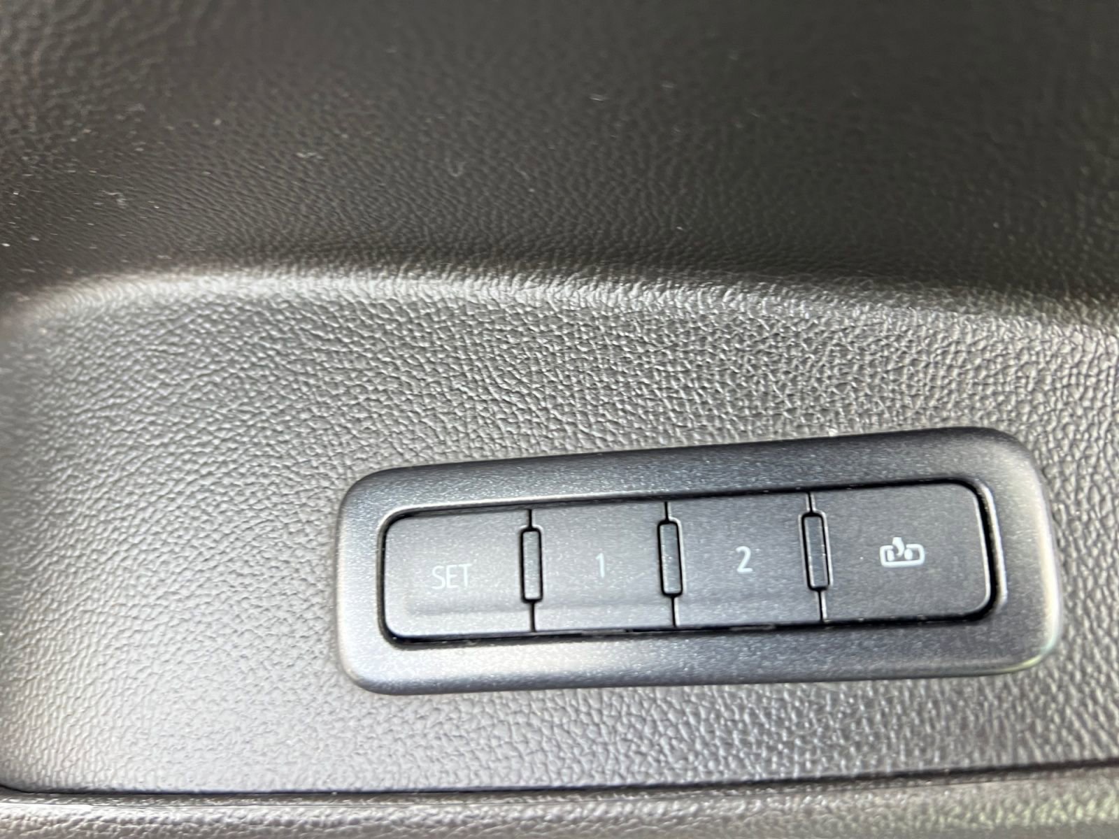 Used 2019 Chevrolet Suburban Premier image 29