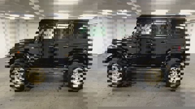 Used 2014 Jeep Wrangler Unlimited Sahara w/ Dual Top Group image 5