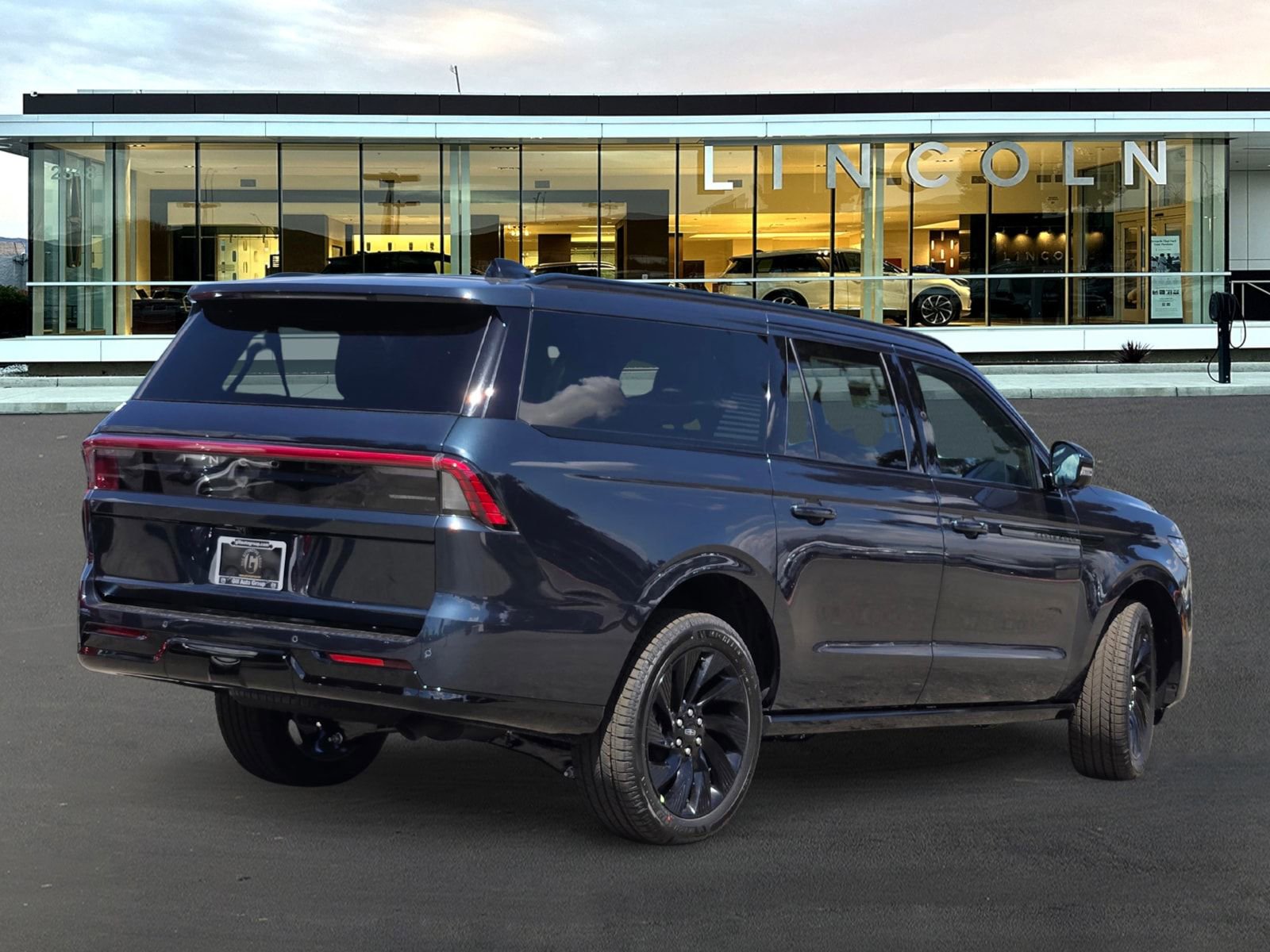New 2026 Lincoln Navigator L Reserve AWD/4WD image 4