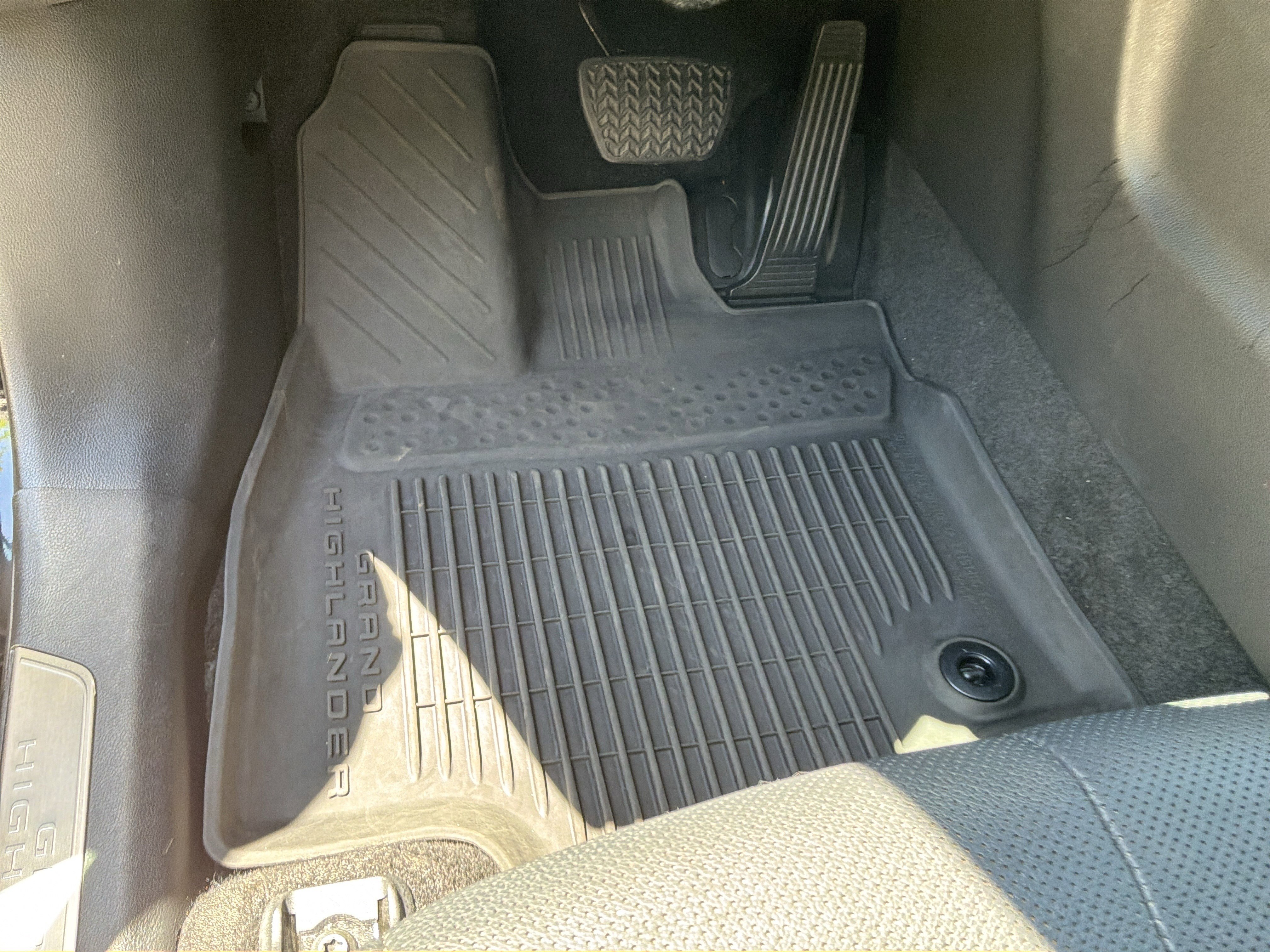 Used 2024 Toyota Grand Highlander AWD Hybrid image 17