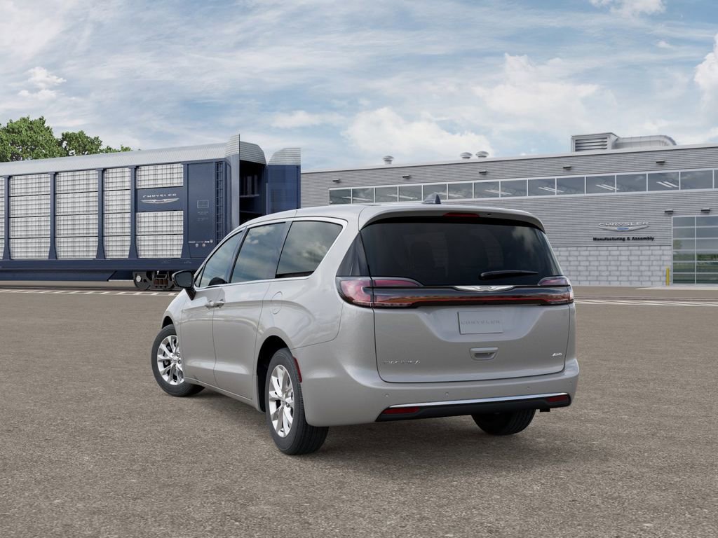 New 2026 Chrysler Pacifica Select AWD/4WD image 3
