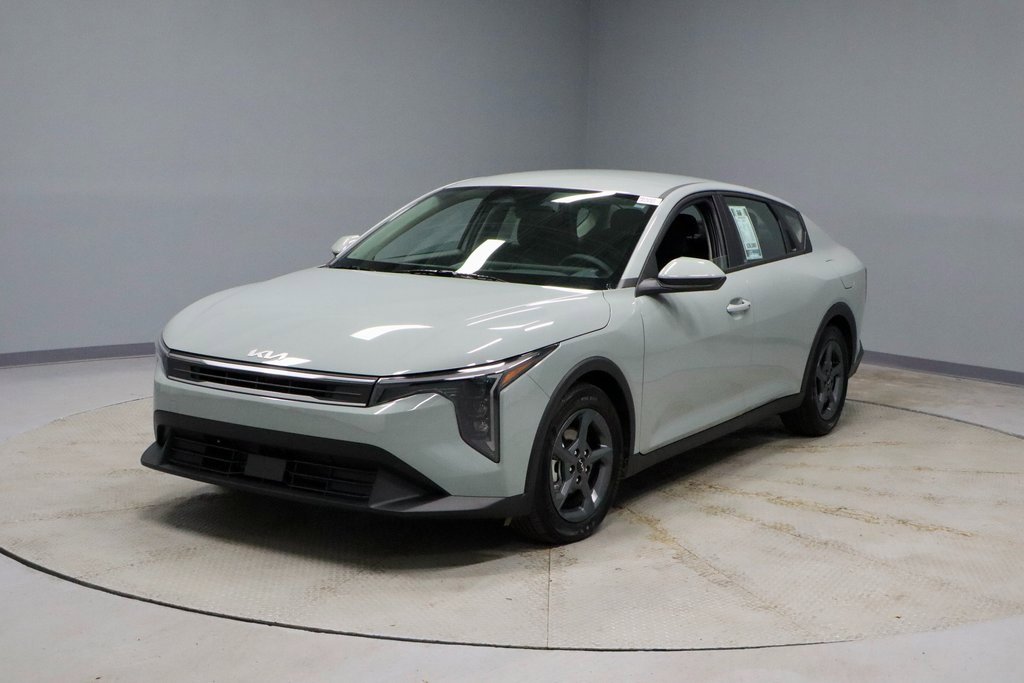 Used 2025 Kia K4 LXS image 7