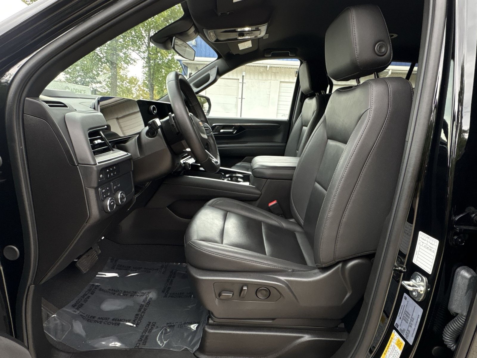 Used 2025 Chevrolet Tahoe LT AWD/4WD image 15