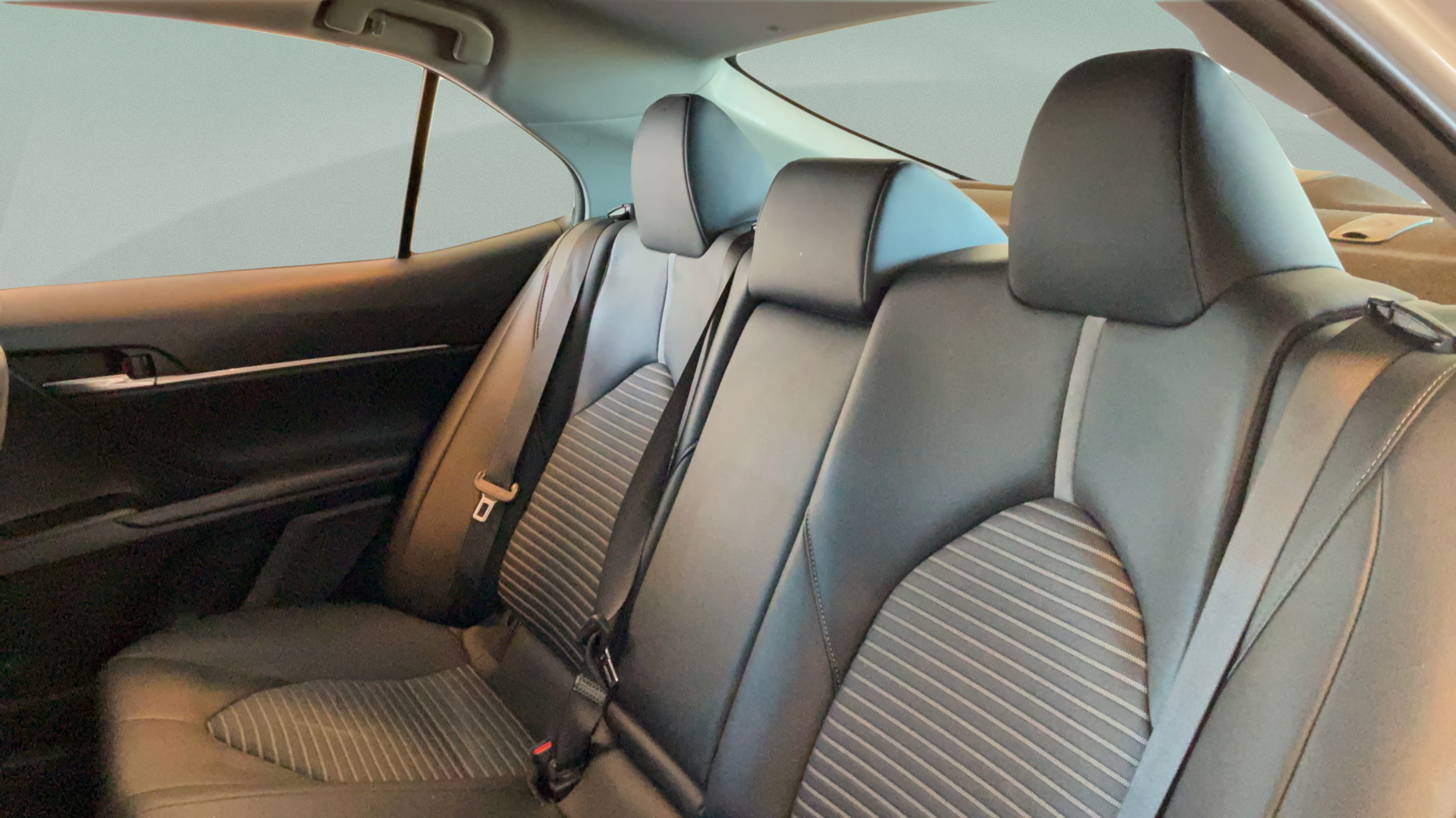 Used 2022 Toyota Camry SE w/ Audio Upgrade Package FWD image 30