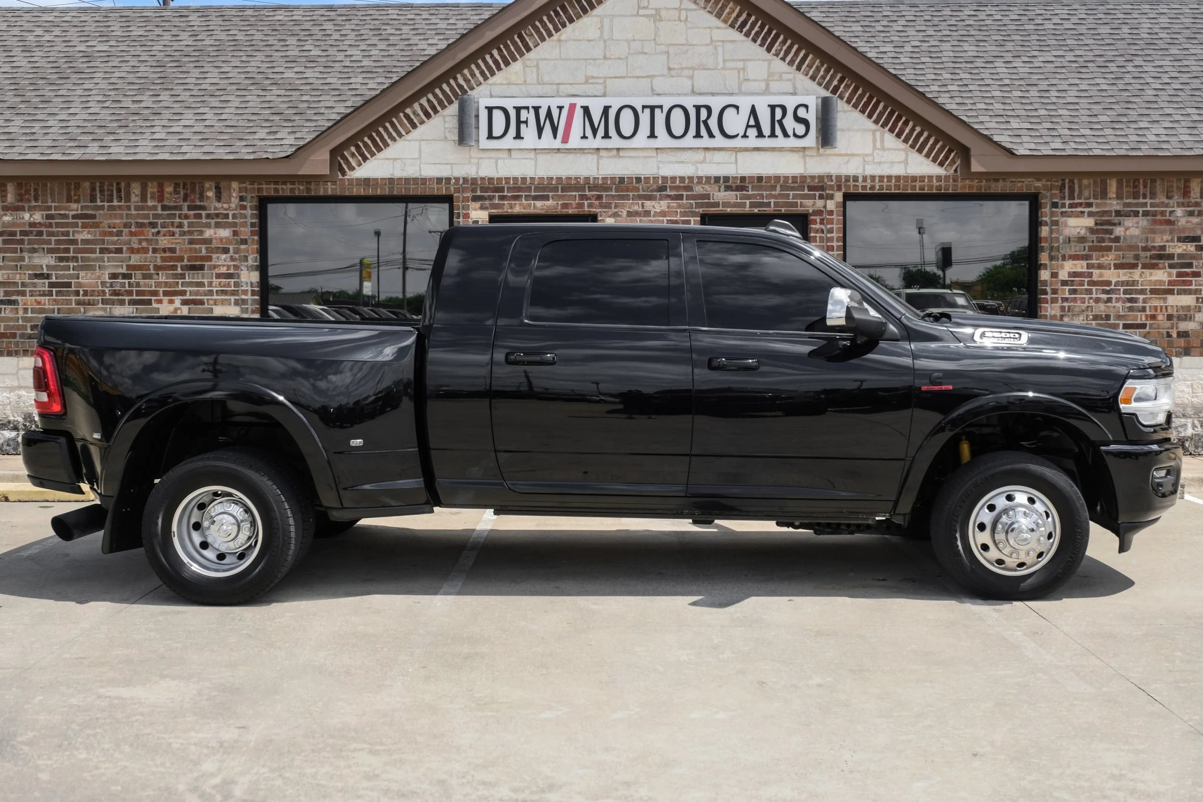 Used 2019 RAM 3500 Laramie AWD/4WD image 5