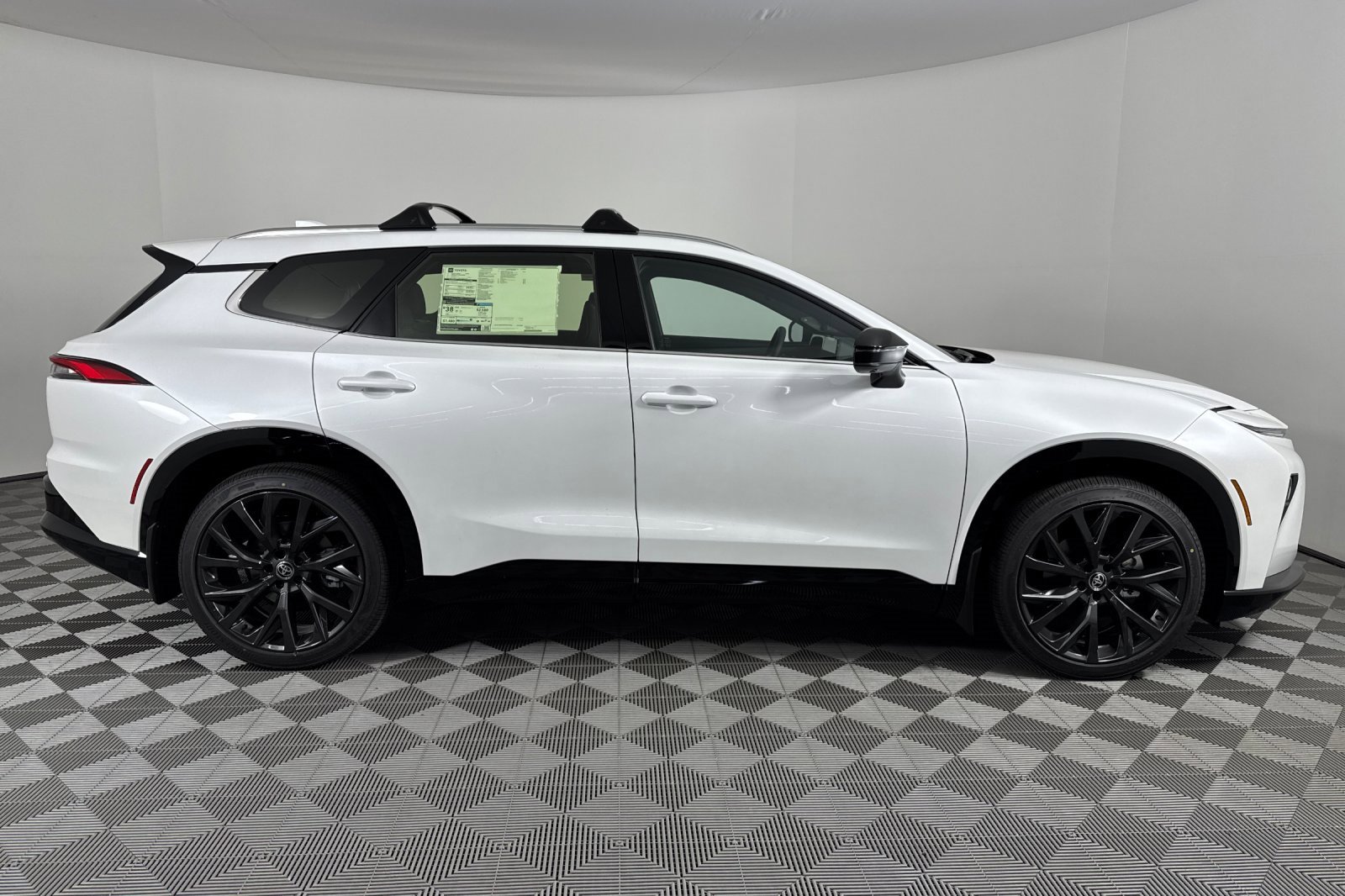 New 2025 Toyota Crown Signia image 3