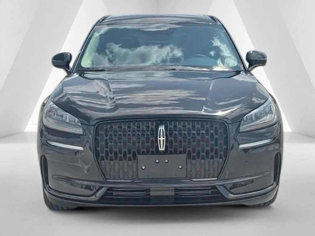 Used 2025 Lincoln Corsair AWD w/ Jet Appearance Package image 2