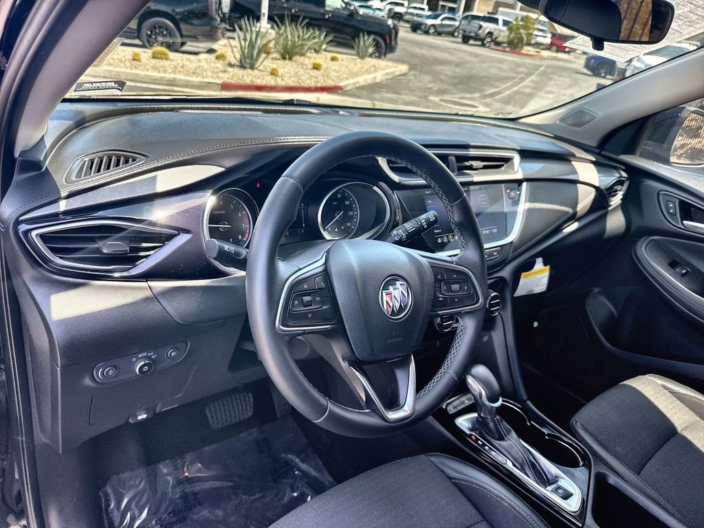 Used 2020 Buick Encore GX Select w/ Sport Touring Package FWD image 2