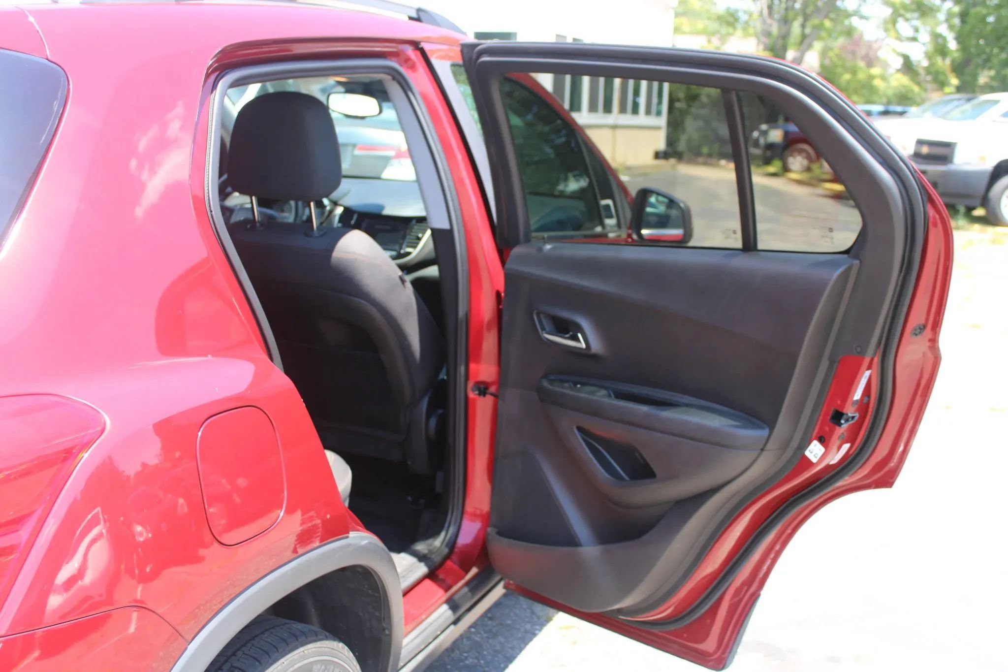 Used 2018 Chevrolet Trax LT FWD image 10