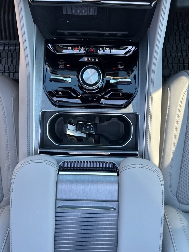 New 2026 Jeep Grand Wagoneer Limited AWD/4WD image 33