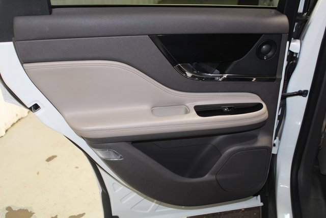 Used 2020 Lincoln Corsair Reserve w/ Equipment Group 201A image 16