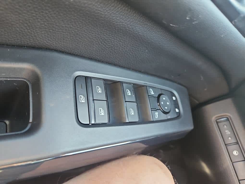 Used 2024 Nissan Pathfinder SV FWD image 19