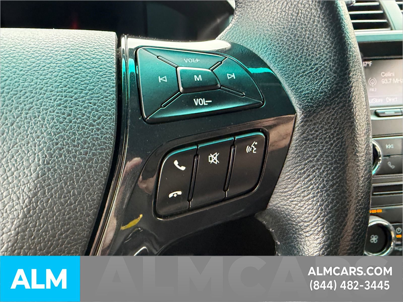 Used 2016 Ford Explorer XLT image 28