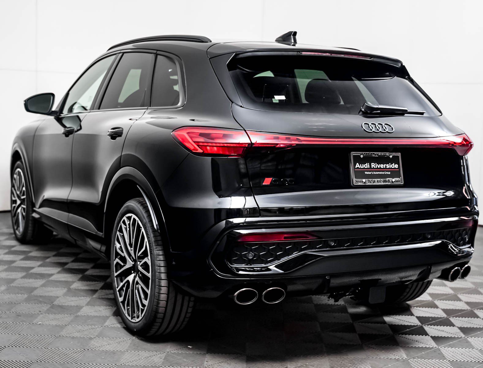 New 2026 Audi SQ5 Premium Plus AWD/4WD image 2