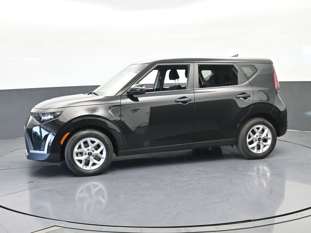 Used 2024 Kia Soul S image 2