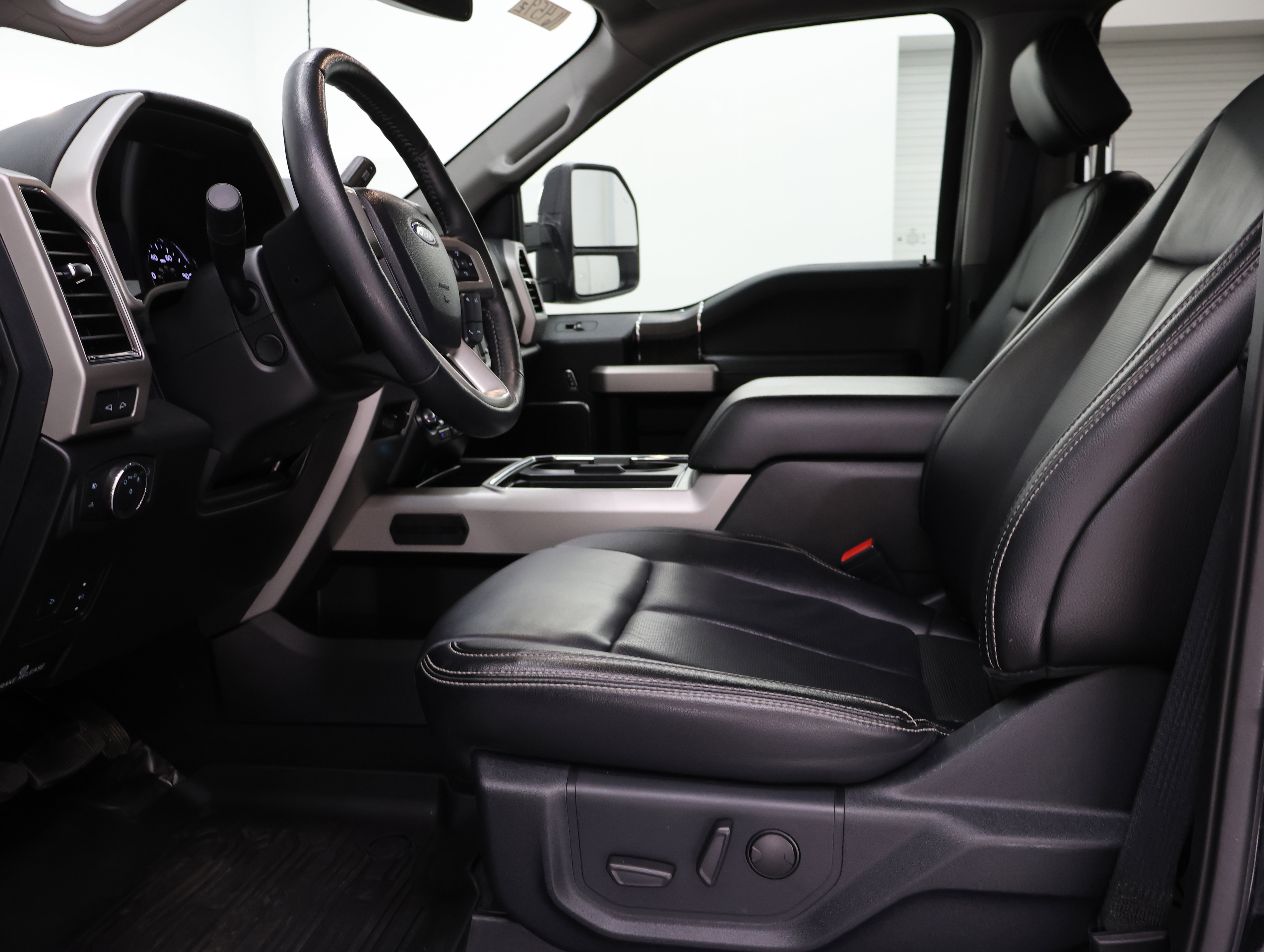 Used 2021 Ford F350 Lariat AWD/4WD image 8