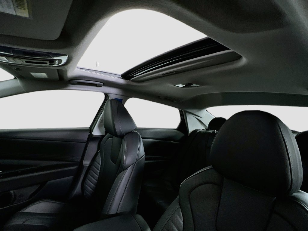 New 2026 Hyundai Elantra Limited FWD image 21