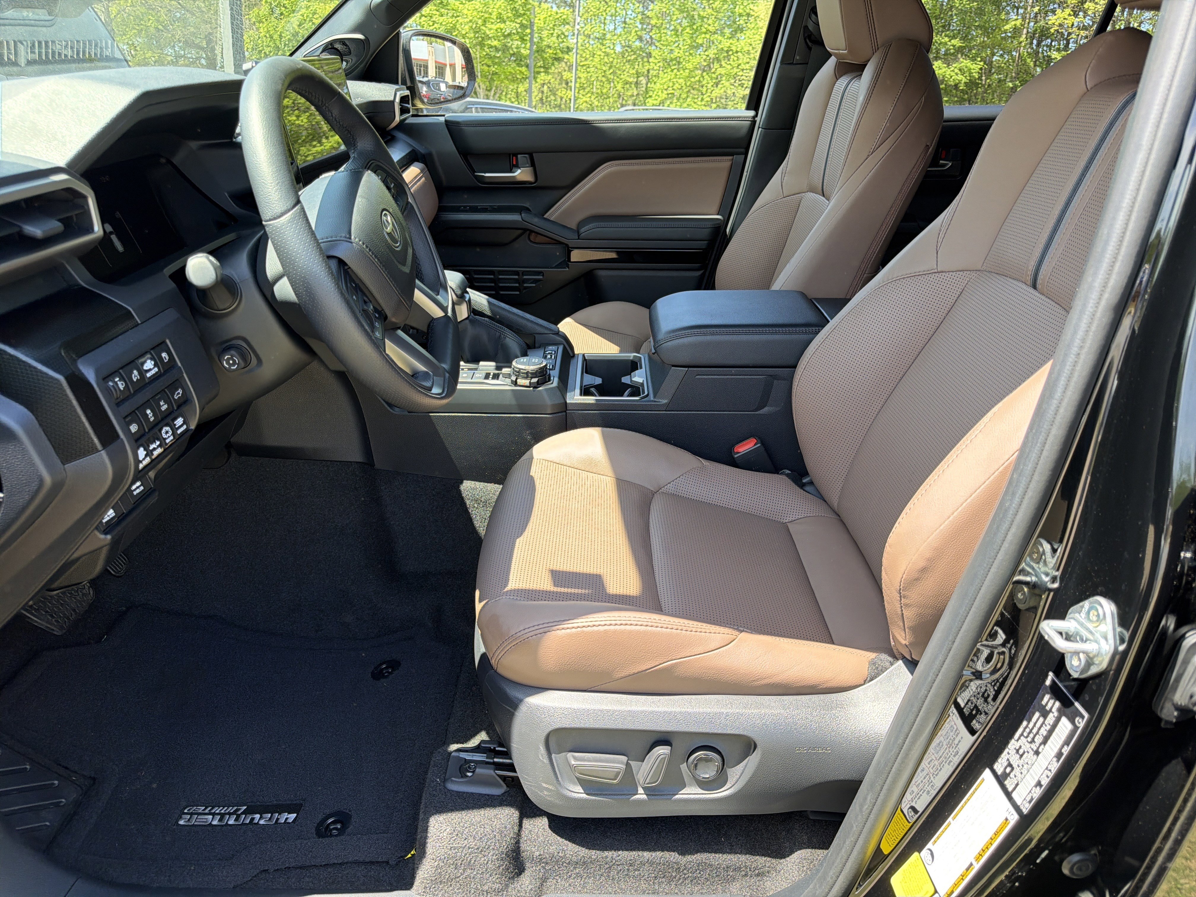 Used 2025 Toyota 4Runner Limited image 9