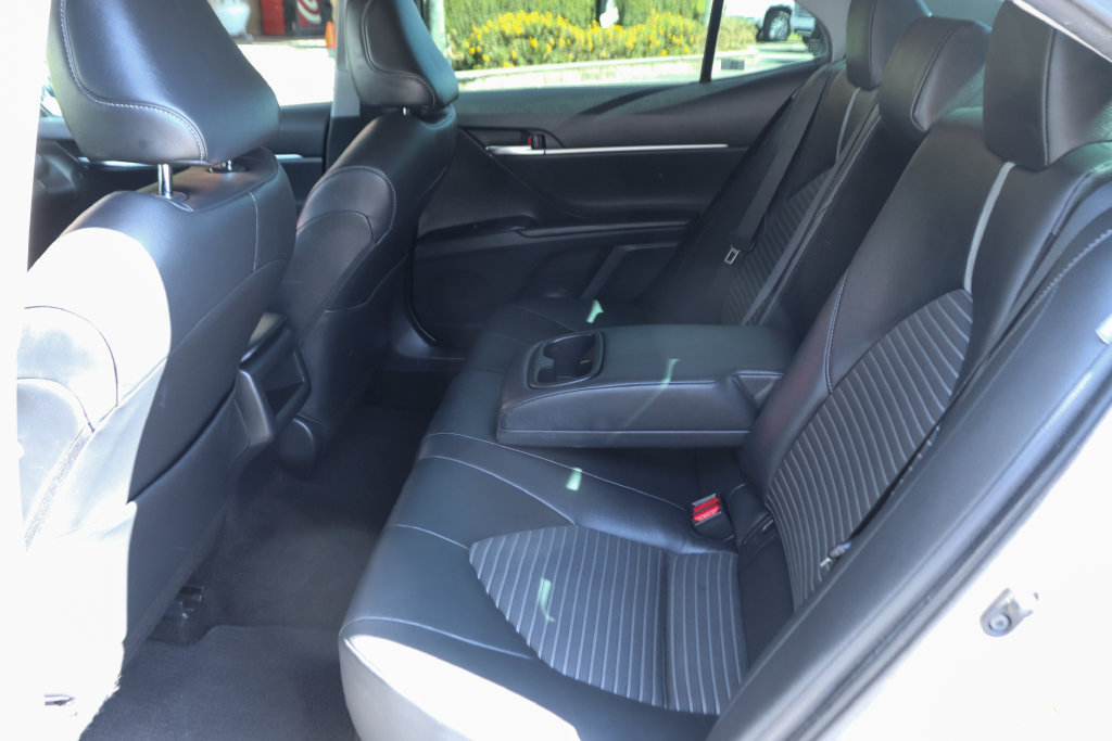 Used 2018 Toyota Camry SE FWD image 32