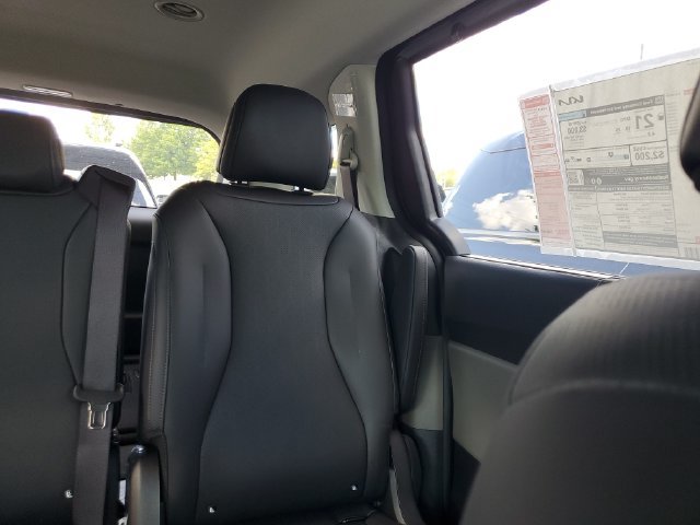 New 2027 Kia Carnival EX FWD image 12