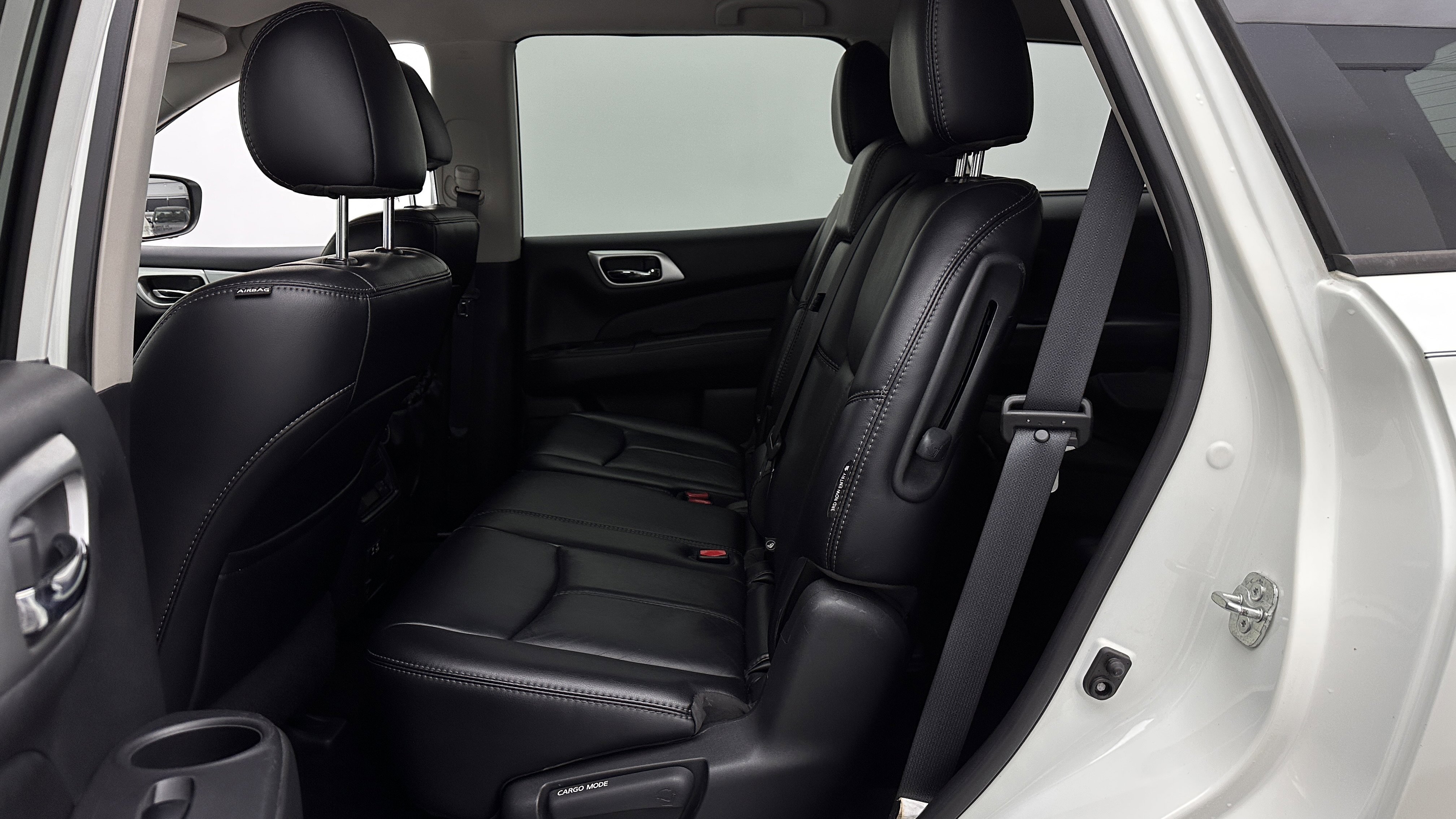 Used 2019 Nissan Pathfinder SL w/ Cargo Package image 27