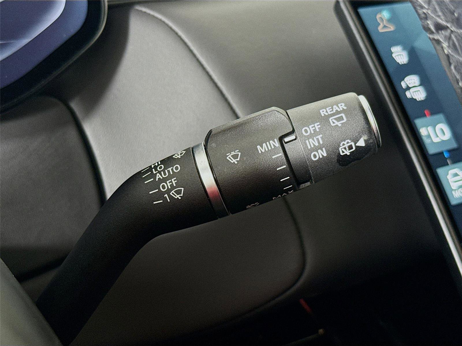 Used 2024 Land Rover Range Rover Sport Dynamic SE image 5