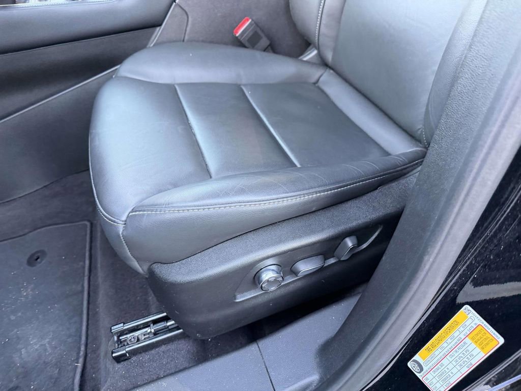 Certified 2025 Cadillac XT4 Premium Luxury image 17