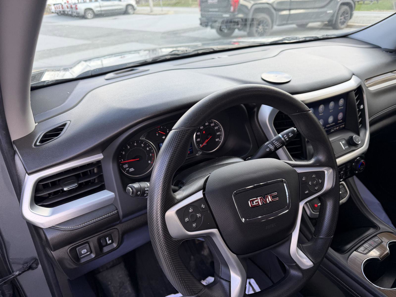 Used 2021 GMC Acadia SLE w/ Driver Convenience Package image 13