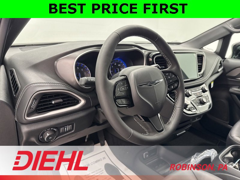 New 2026 Chrysler Pacifica Select image 25