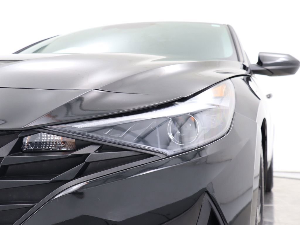 Used 2022 Hyundai Elantra SEL w/ Preferred Accessory Package image 11
