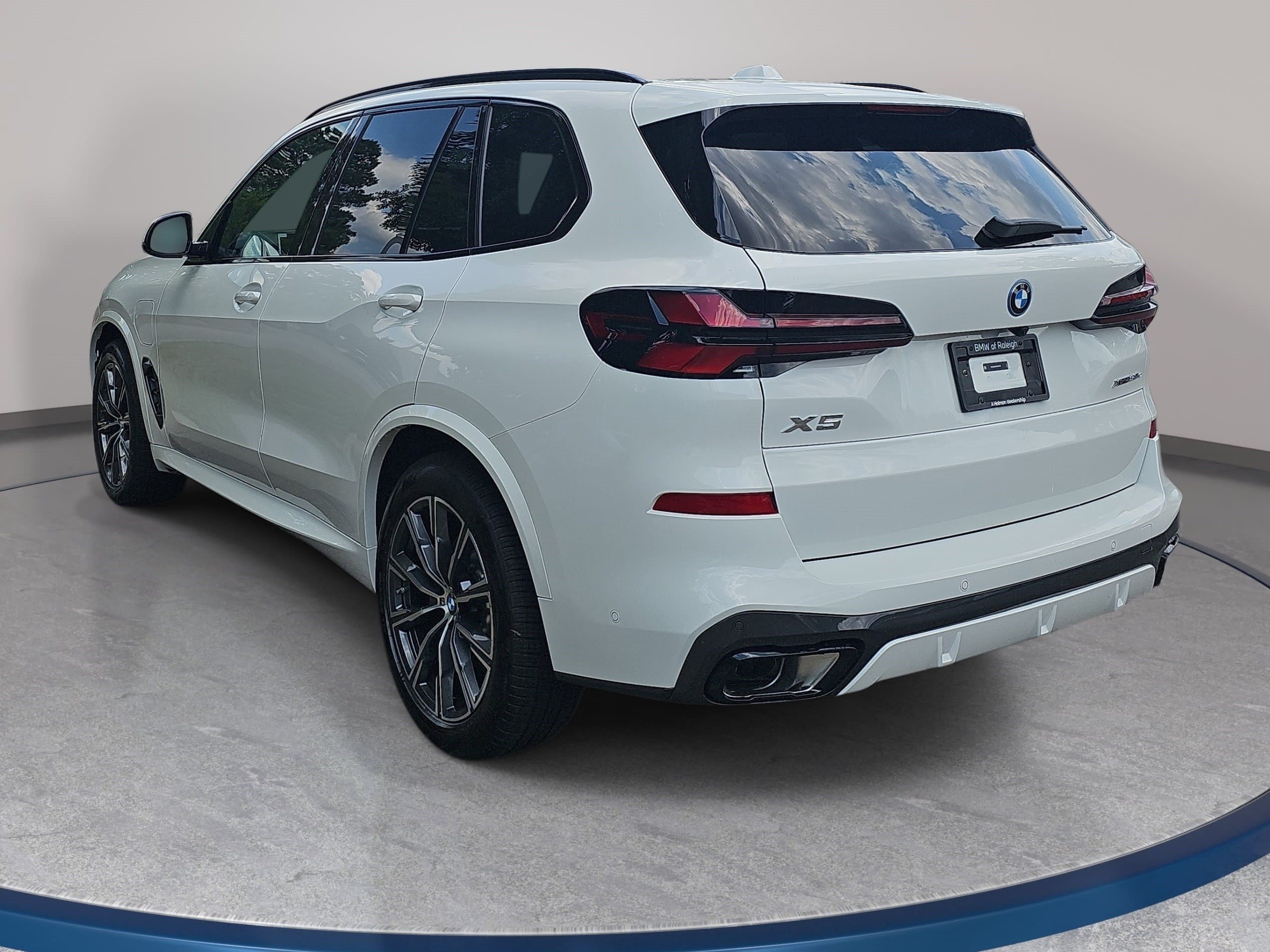 New 2026 BMW X5 xDrive50e w/ Executive Package AWD/4WD image 7