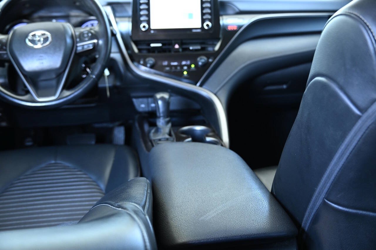 Used 2022 Toyota Camry SE w/ Carpet Mat Package (TMS) FWD image 19