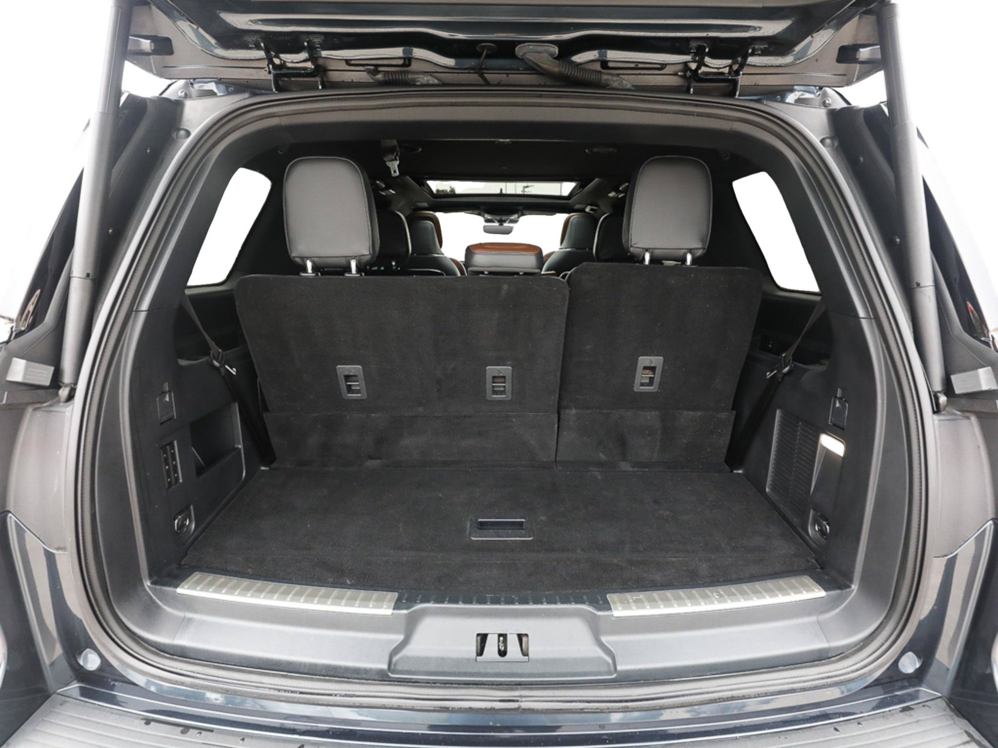 Certified 2024 Lincoln Navigator Reserve AWD/4WD image 7