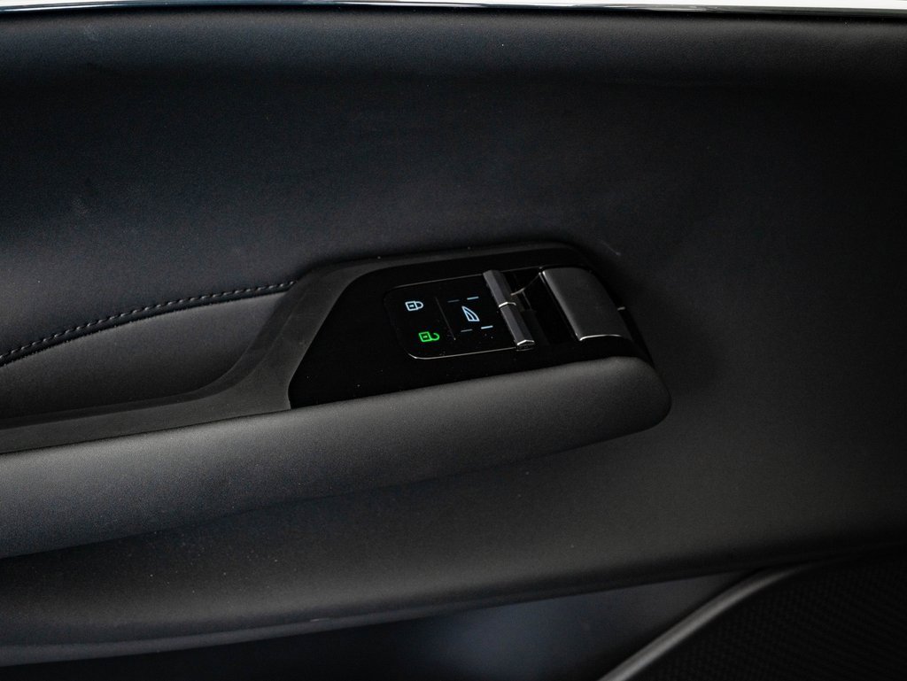 Used 2025 Volvo EX90 Plus image 25