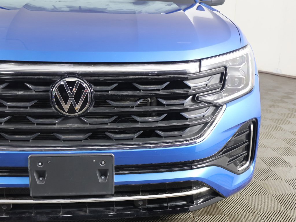 Used 2024 Volkswagen Atlas Cross Sport SEL R-Line image 16