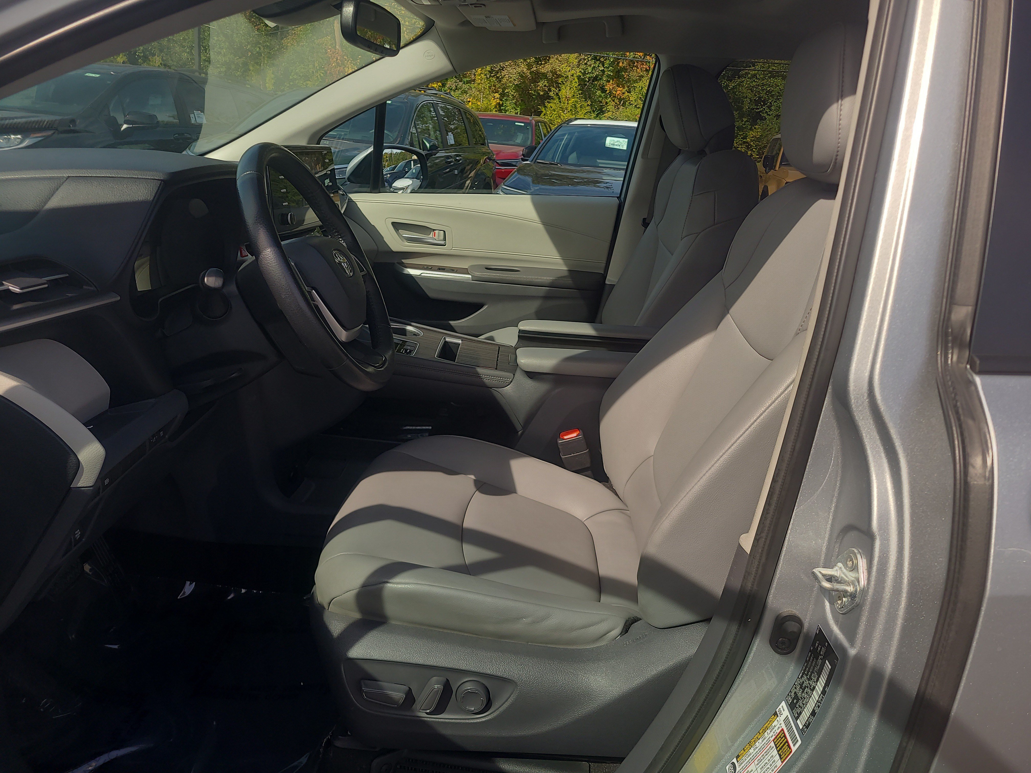 Certified 2021 Toyota Sienna XLE AWD/4WD image 16