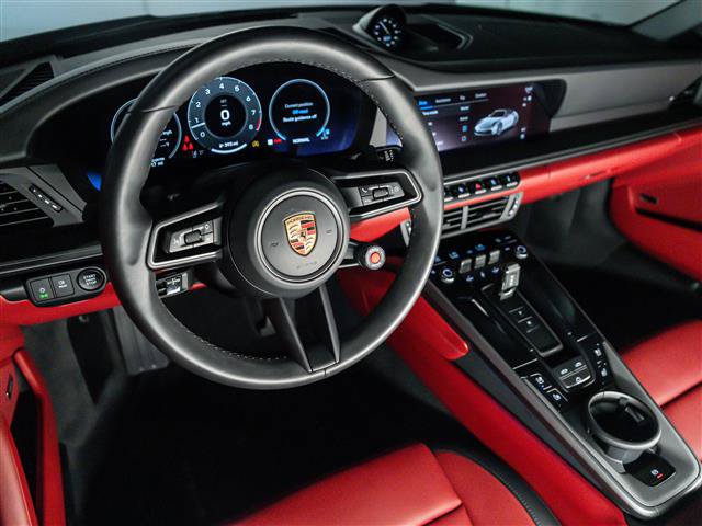 Used 2025 Porsche 911 Carrera RWD image 4