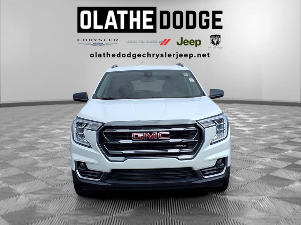 Used 2022 GMC Terrain AT4 image 31