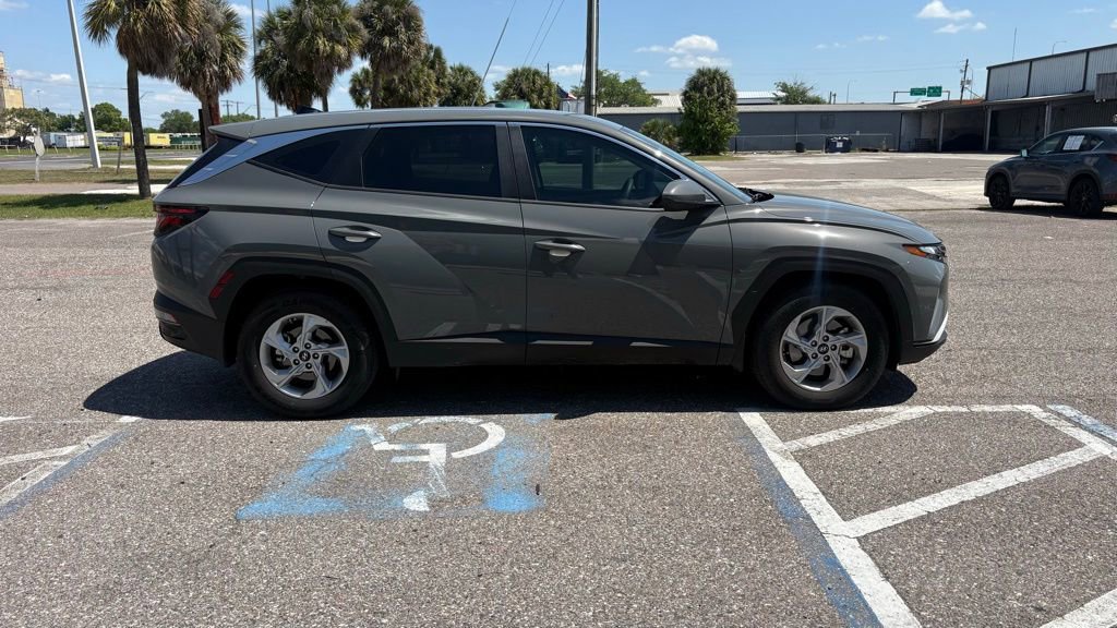 Used 2024 Hyundai Tucson SE image 2