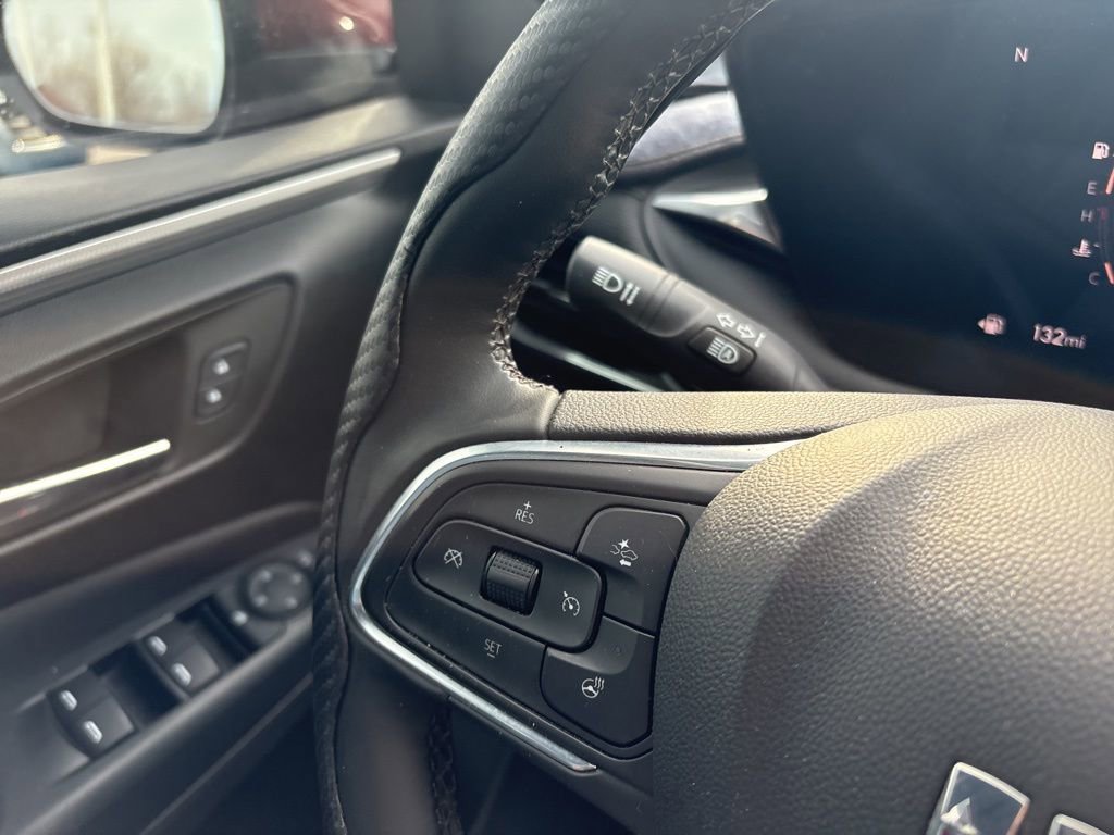 Used 2024 Buick Envista Avenir image 40