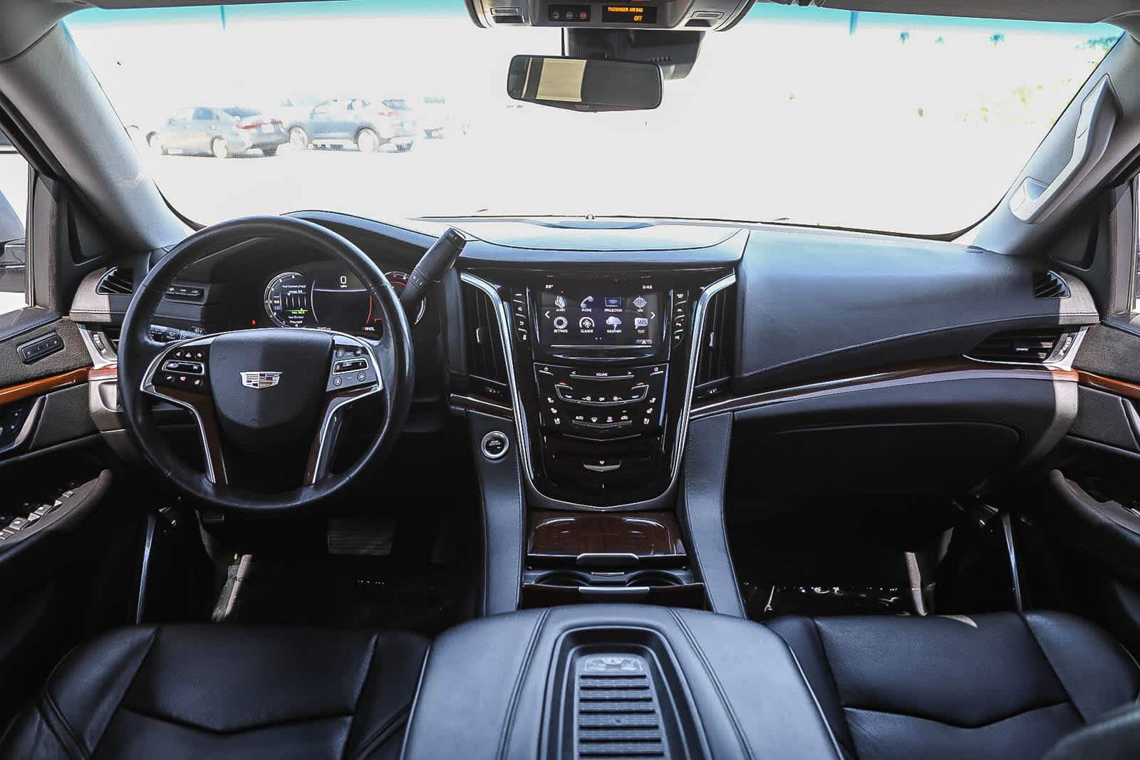 Used 2020 Cadillac Escalade Luxury AWD/4WD image 12