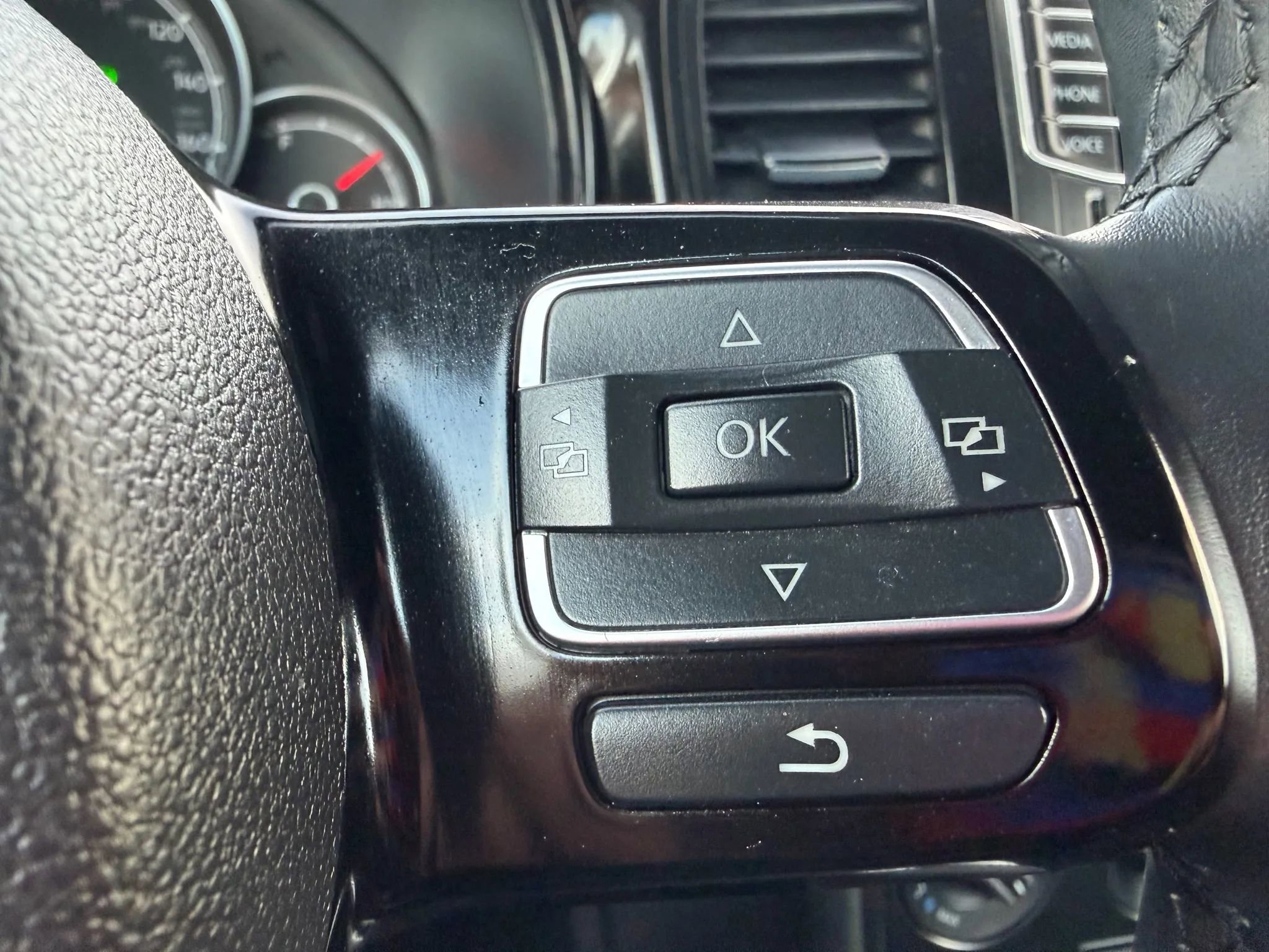 Used 2018 Volkswagen Beetle 2.0T S w/ Style & Comfort Package For S image 28