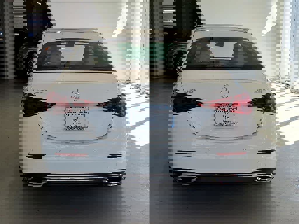 Used 2022 Mercedes-Benz C 300 4MATIC Sedan image 5