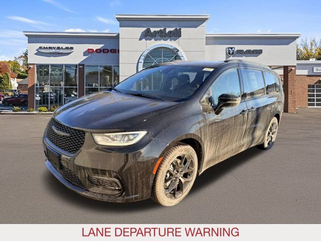 New 2026 Chrysler Pacifica Select w/ S Appearance Package FWD image 4