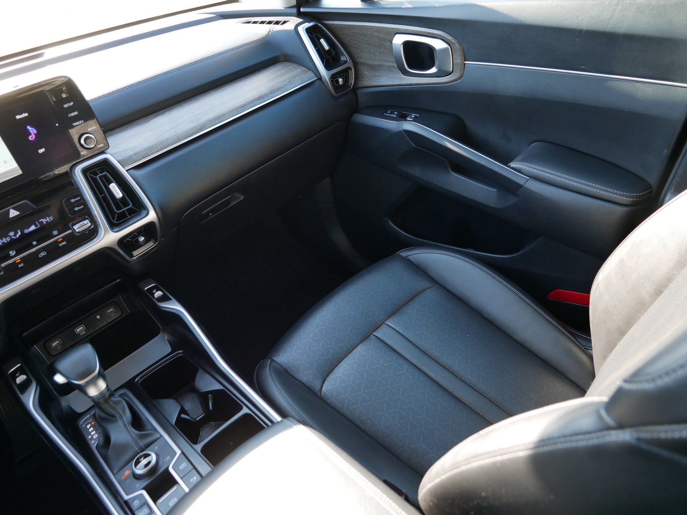 Certified 2022 Kia Sorento X-Line EX image 11