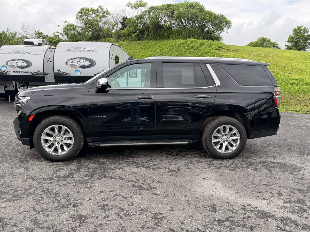 Used 2024 Chevrolet Tahoe Premier AWD/4WD image 8