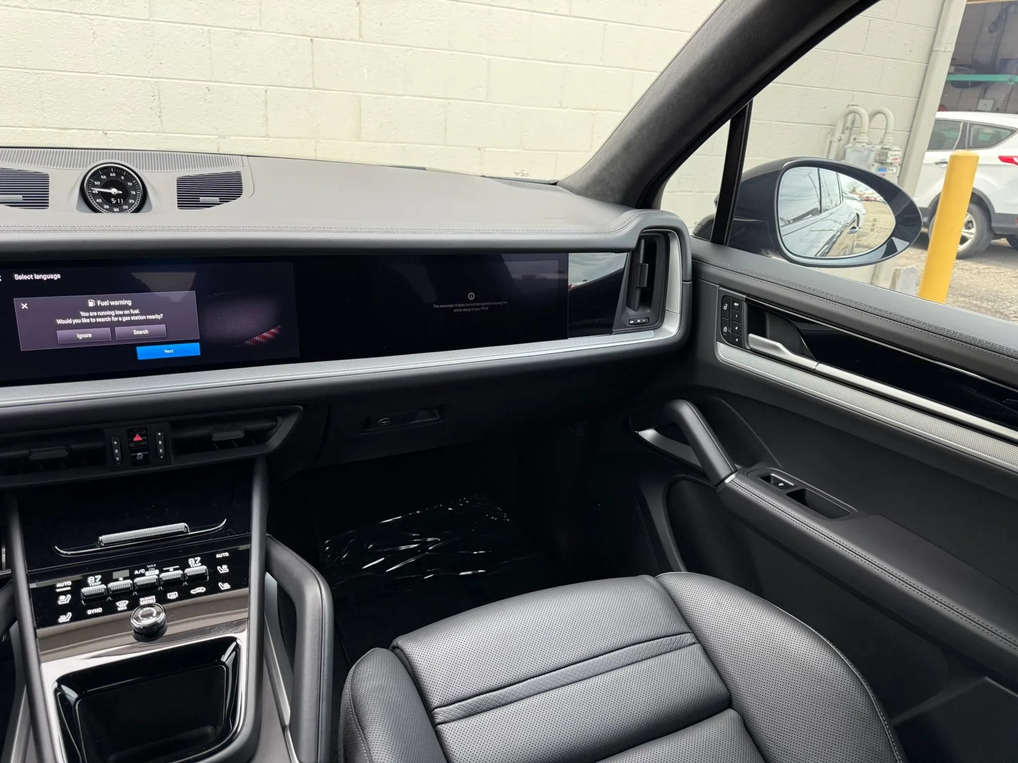 Used 2024 Porsche Cayenne Turbo AWD/4WD image 41